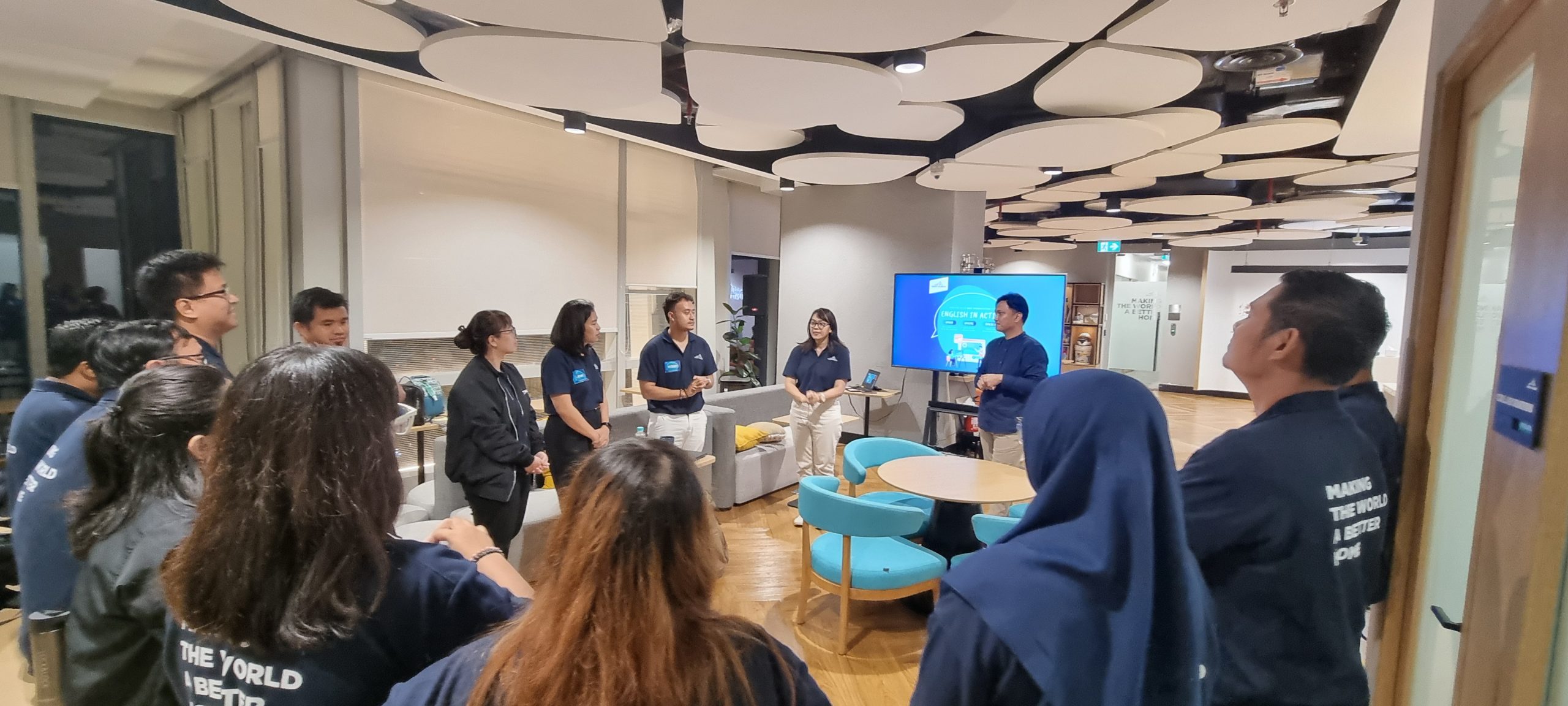 Binus Center dan PT. Saint-Gobain Indonesia Selenggarakan Pelatihan Inhouse: “English for the Workplace – Mastering Communication”